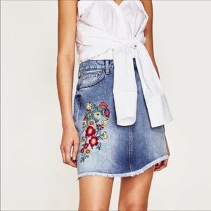 Zara Asymmetrical jean embroidered skirt size XS